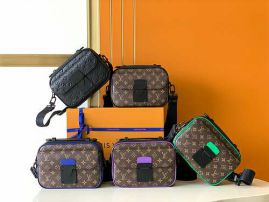 Picture of LV Mens Bags _SKUfw144941631fw